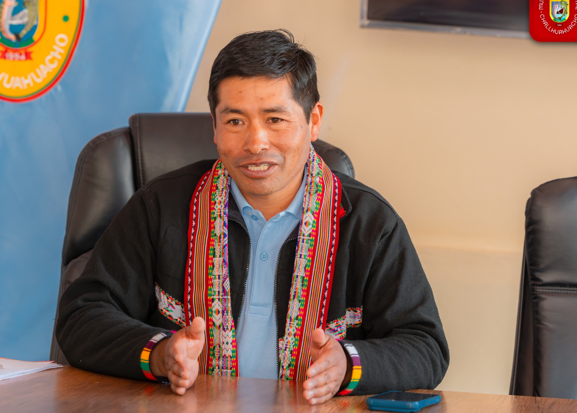 ALCALDE DE CHALLHUAHUACHO SIGUE EN FUNCIONES MIENTRAS JNE Y MINISTERIO PÚBLICO EVALÚAN SUSPENSIÓN